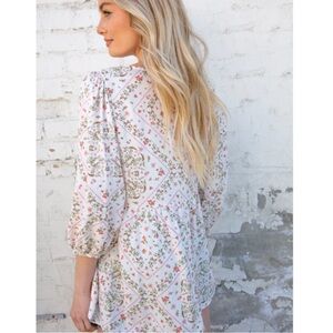 Haptics NWT White Floral Blouse Large